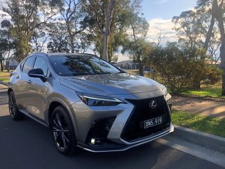 2022 Lexus NX 450h + front qtr