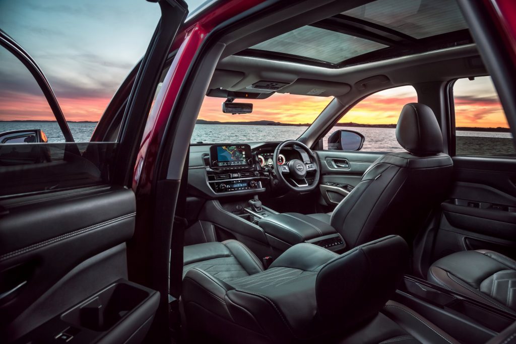2023 Nissan Pathfinder Ti-L interior