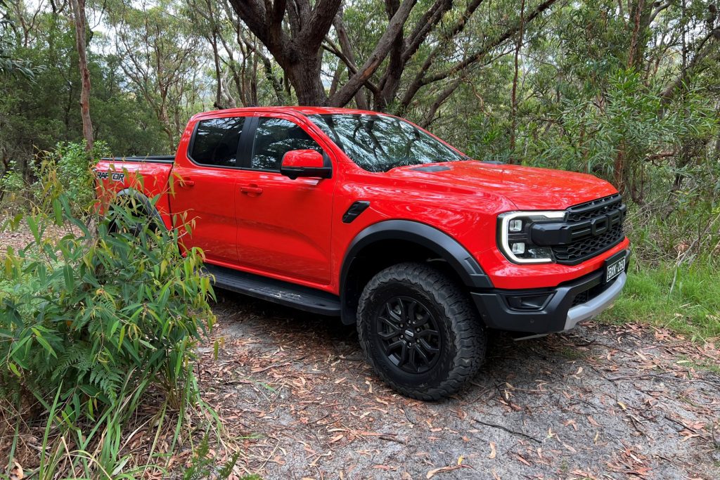 Ford Ranger Raptor 2023 front quarter 2