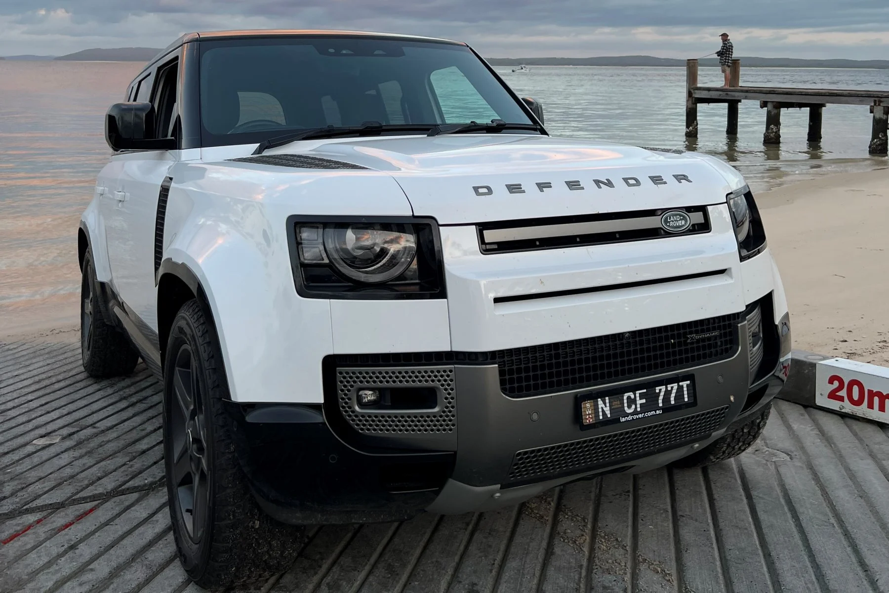 2023 LR Defender X Dynamic HSE D300 front grill