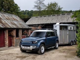 Land Rover DEF HARDTOP 110 24MY towing