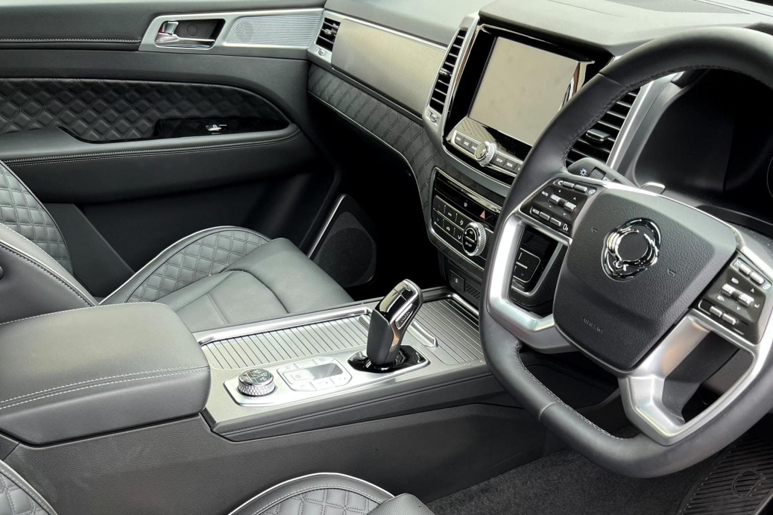 SsangYong Rexton Black Edition 4WD SUV 2023 Review