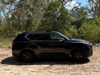 SsangYong Rexton Black profile