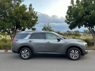 2023 Nissan Pathfinder Ti exterior profile