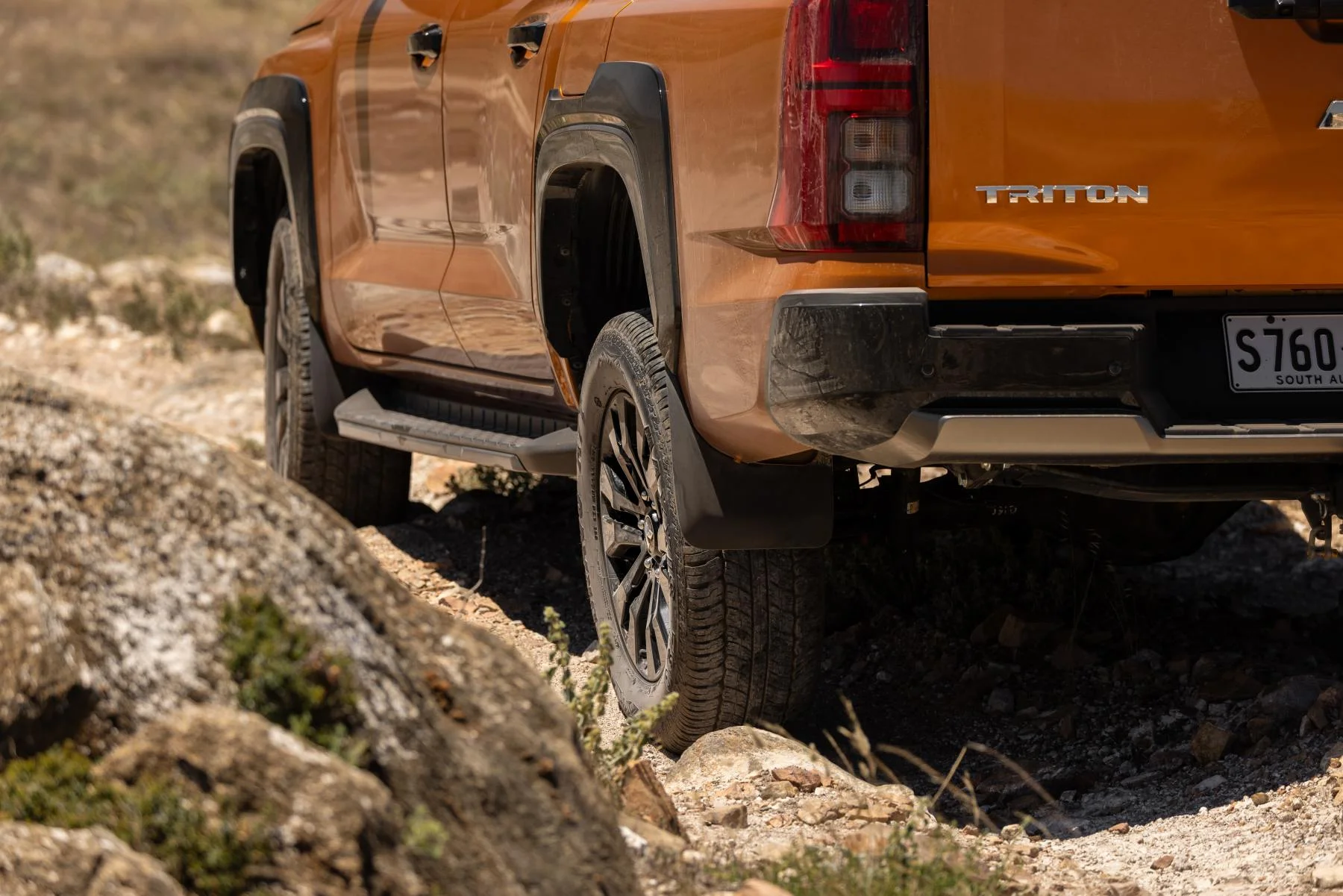 2024 Mitsubishi Triton GSR Yambuki Orange wheel articulation 1