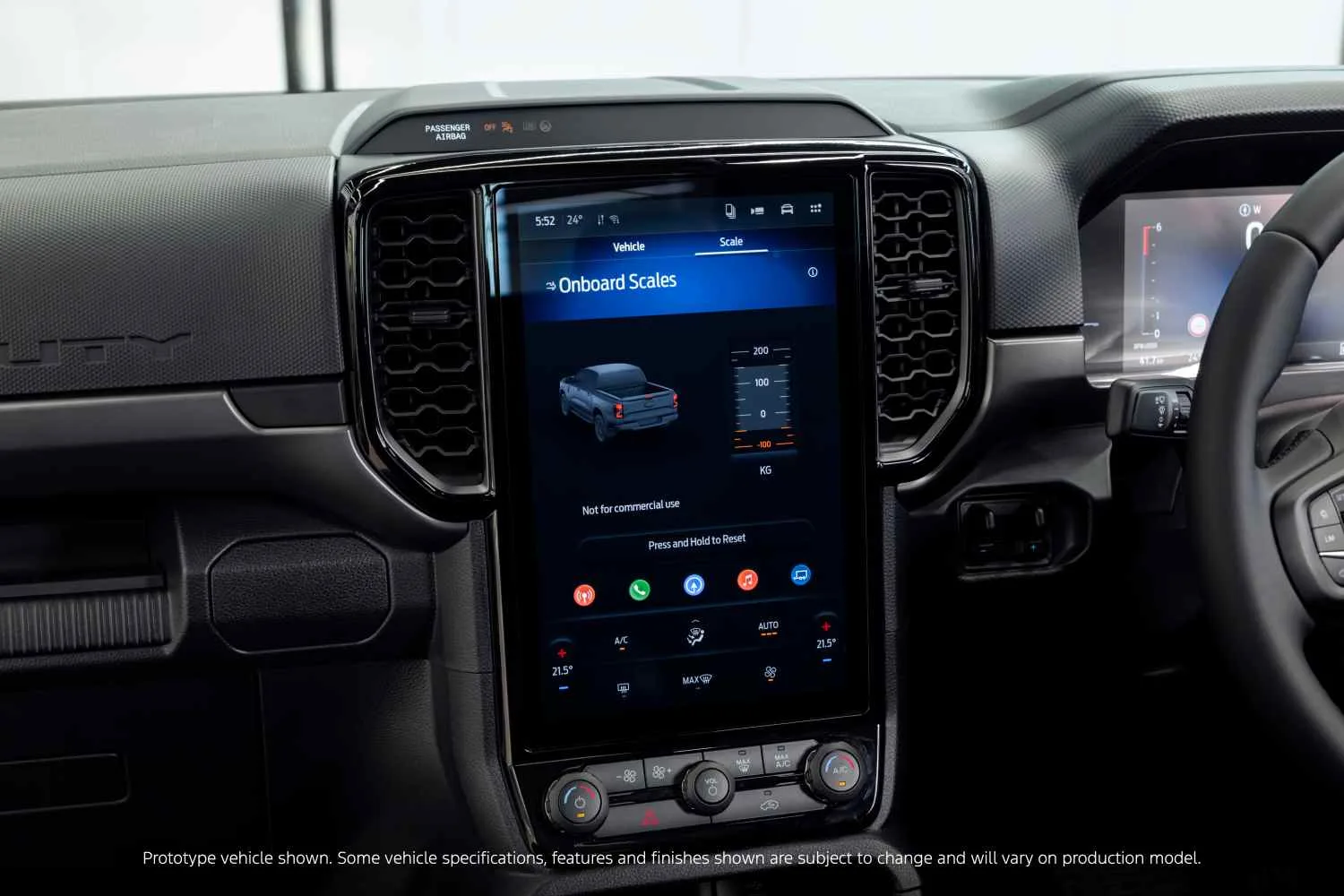 Ford Ranger Super Duty central screen and scales for towing