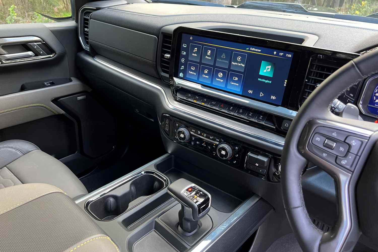 Chevrolet Silverado ZR2 front seats 2