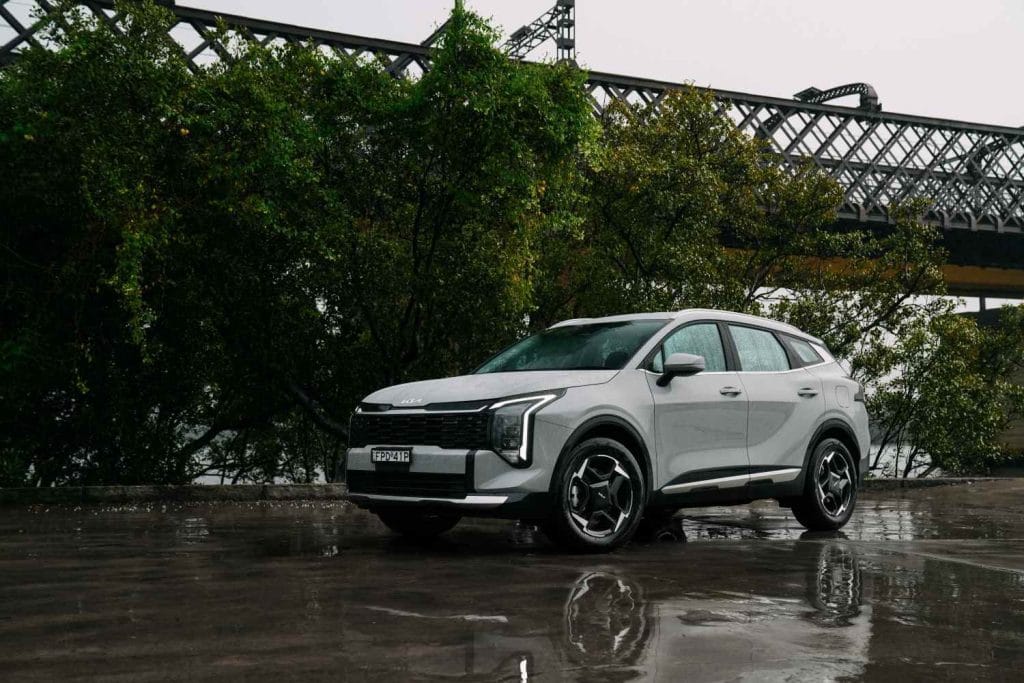 Kia Sportage 2026 front quarter 2