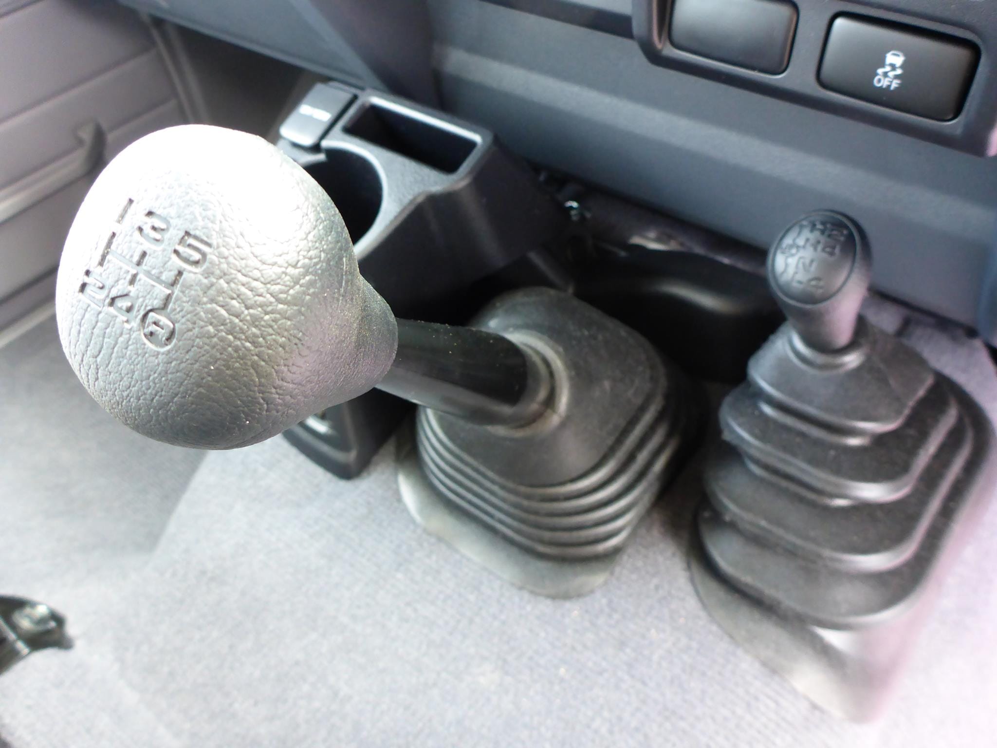 Manual 4WD Transmssion