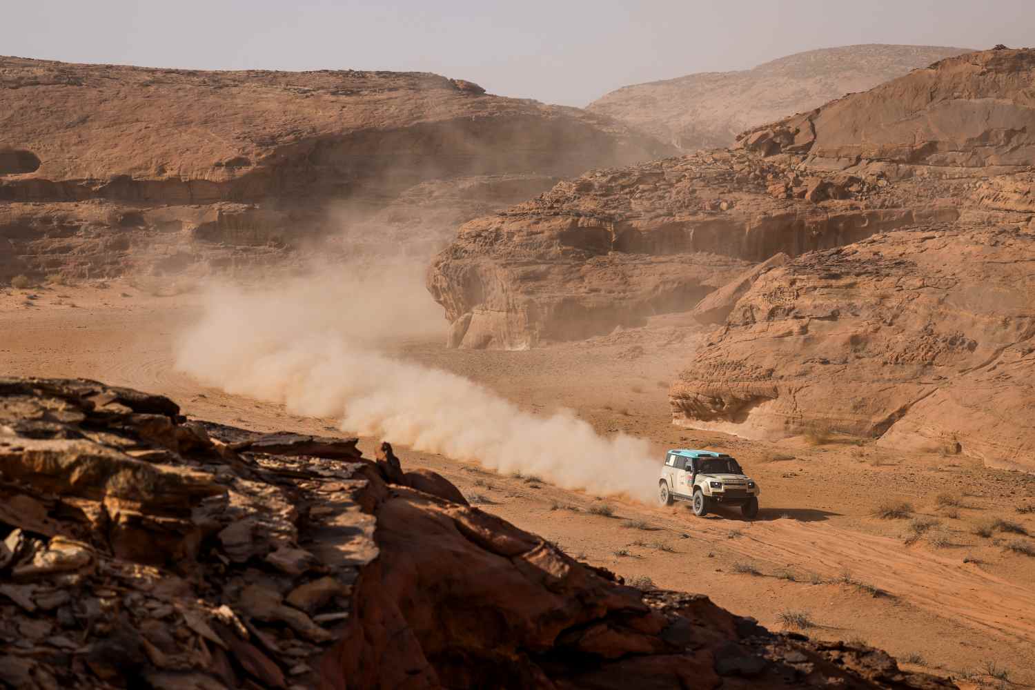 DEFENDER_RALLY_STEPHANE_PETERHANSEL_500_STAGE4_MARATHON_070126_CREDIT_A.S.O.J.DelfosseDPPI