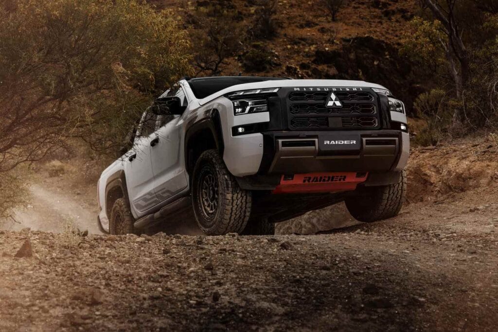 2026 -Mitsubishi-Triton-Raider-Preview-38